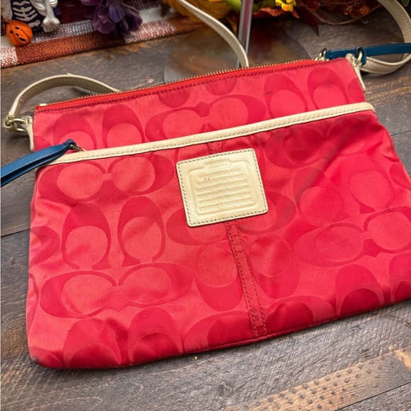 Coach Legacy Weekend Colorblock Signature Nylon Hippie Swing Bag Christmas Red - Picture 5 of 16